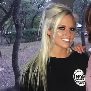 Meet your Posher, Avery